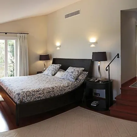 Splendid Near Valbonne Villeneuve-Loubet